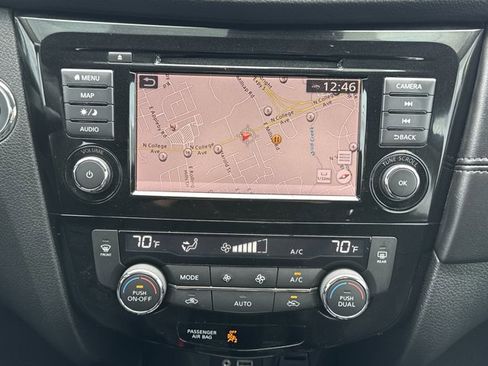 Used 2018 Nissan Rogue SL FWD image 19