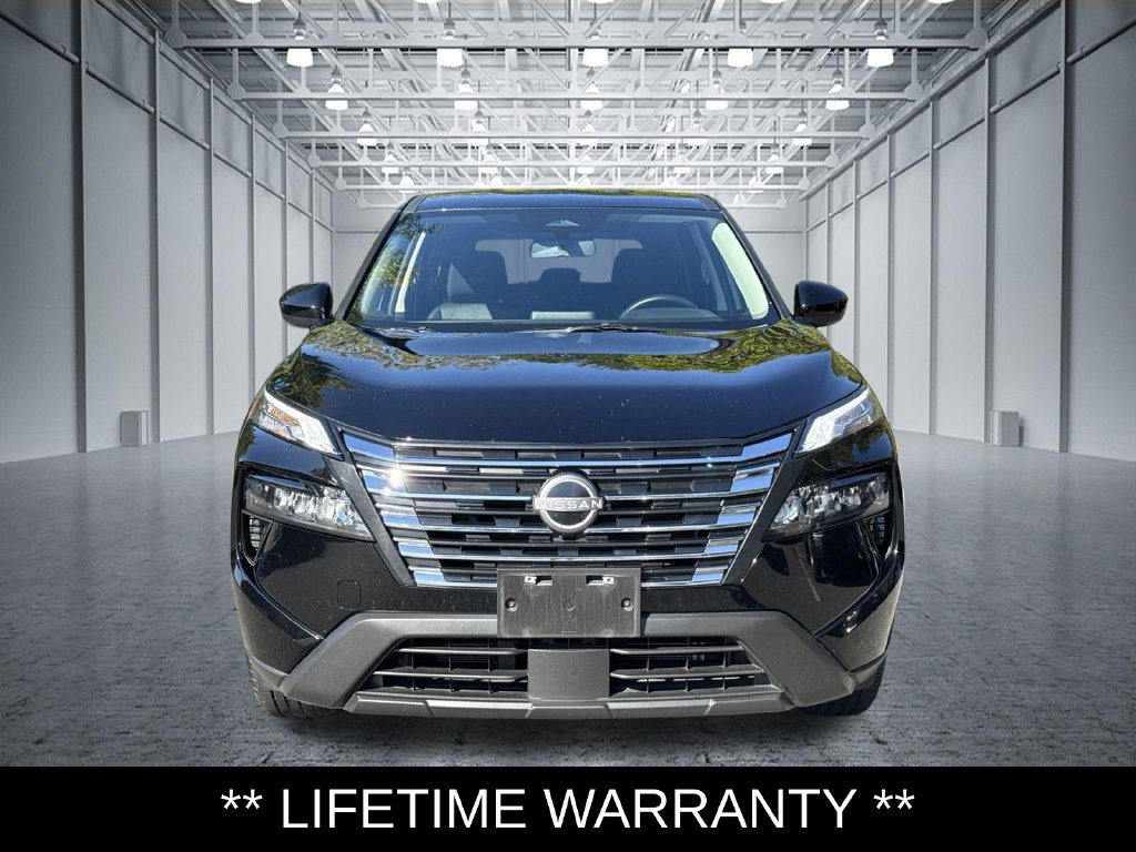 Used 2025 Nissan Rogue SV FWD image 2