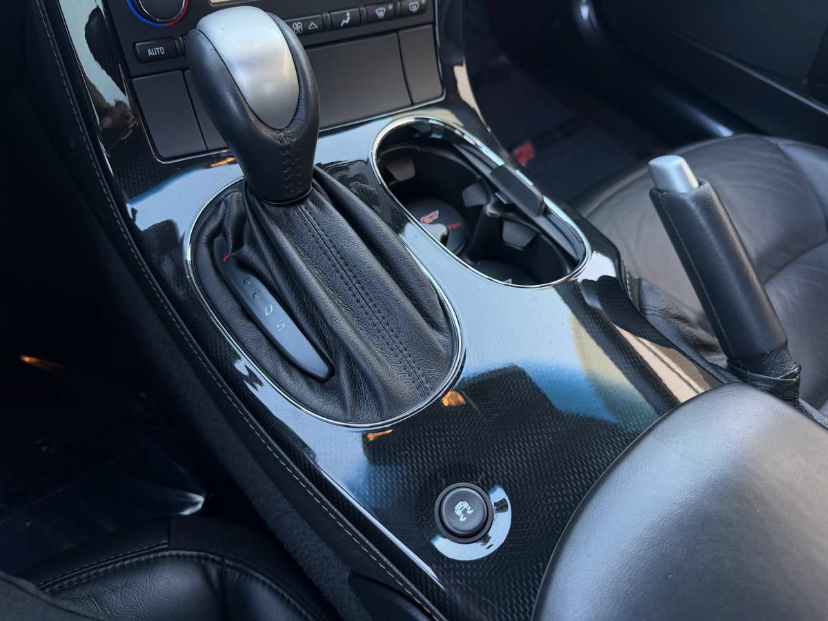 Used 2009 Chevrolet Corvette Coupe w/ Preferred Equipment Group RWD image 19