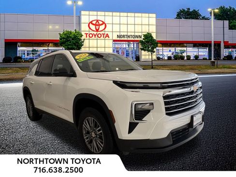 Used 2024 Chevrolet Traverse LT image 35