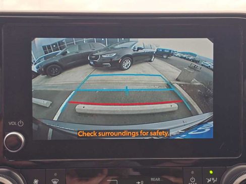 Used 2023 Toyota Highlander XLE image 20