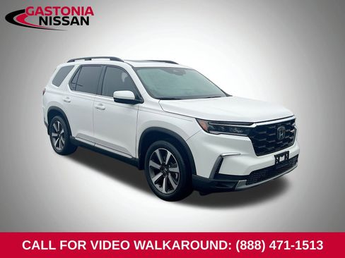 Used 2024 Honda Pilot Touring image 1