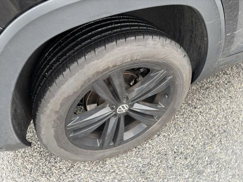 Used 2023 Volkswagen Atlas Cross Sport SEL R-Line image 20