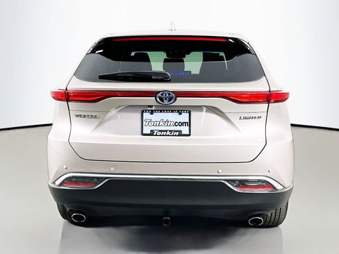 Used 2024 Toyota Venza Limited image 6