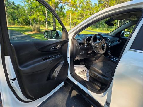 Used 2022 Chevrolet Equinox LT AWD/4WD image 11