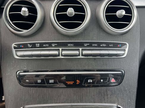 Used 2021 Mercedes-Benz GLC 300 4MATIC image 28