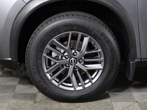 Used 2023 Nissan Rogue S AWD/4WD image 18