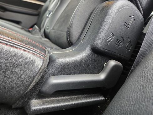 Used 2018 Ford Explorer XLT w/ Equipment Group 202A image 32