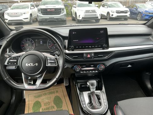 Used 2022 Kia Forte GT w/ GT Technology Package FWD image 11