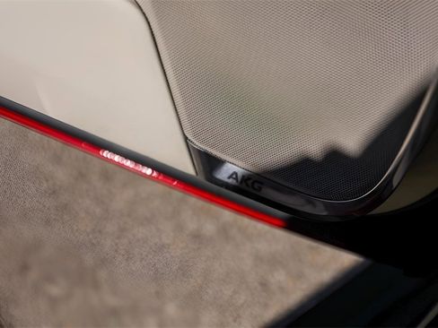 Certified 2024 Cadillac Escalade Premium Luxury Platinum w/ Heavy-Duty Trailer Package image 23