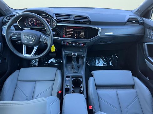 Used 2025 Audi Q3 2.0T Premium w/ Black Optic Sport Package image 46
