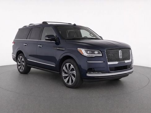 Used 2022 Lincoln Navigator L Reserve AWD/4WD image 2