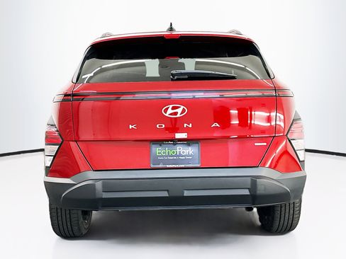 Used 2025 Hyundai Kona SEL image 7