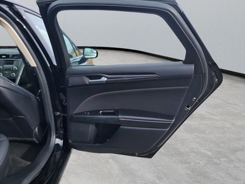 Used 2018 Ford Fusion SE w/ Equipment Group 601A image 28