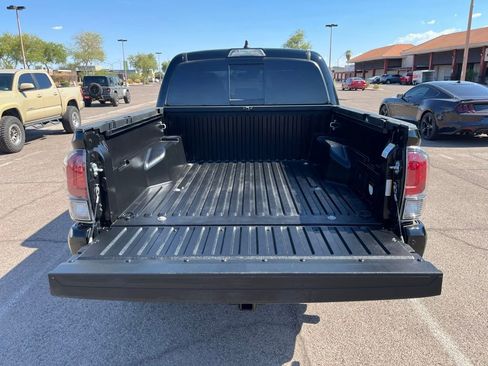 Used 2022 Toyota Tacoma Limited image 13