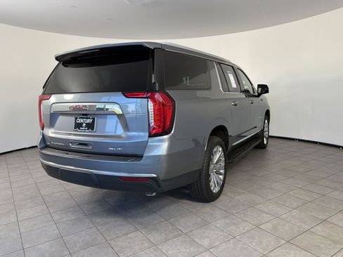 Used 2021 GMC Yukon XL SLT w/ SLT Luxury Plus Package AWD/4WD image 9
