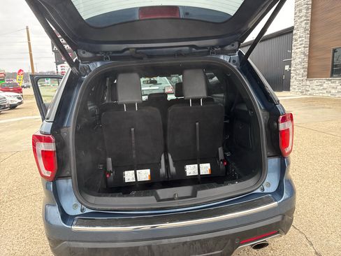 Used 2018 Ford Explorer XLT w/ Equipment Group 202A image 12