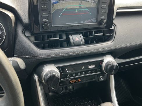 Used 2019 Toyota RAV4 LE image 23