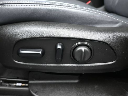 Used 2018 Buick Enclave Essence AWD/4WD image 13