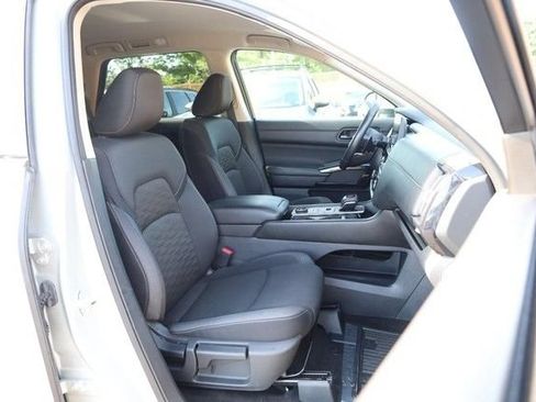 Certified 2025 Nissan Pathfinder SV AWD/4WD image 27