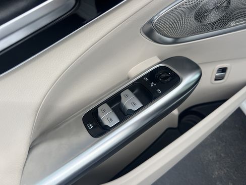 Certified 2023 Mercedes-Benz C 300 4MATIC Sedan image 15