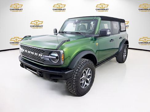 Used 2024 Ford Bronco Badlands image 3