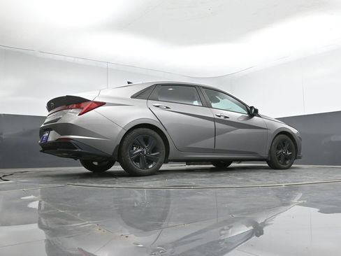 Used 2022 Hyundai Elantra Blue image 41