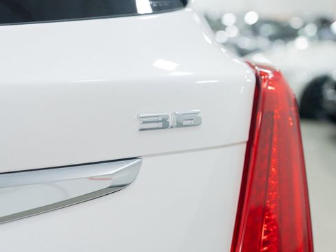 Used 2018 Cadillac XT5 Premium Luxury w/ Driver Assist Package image 11