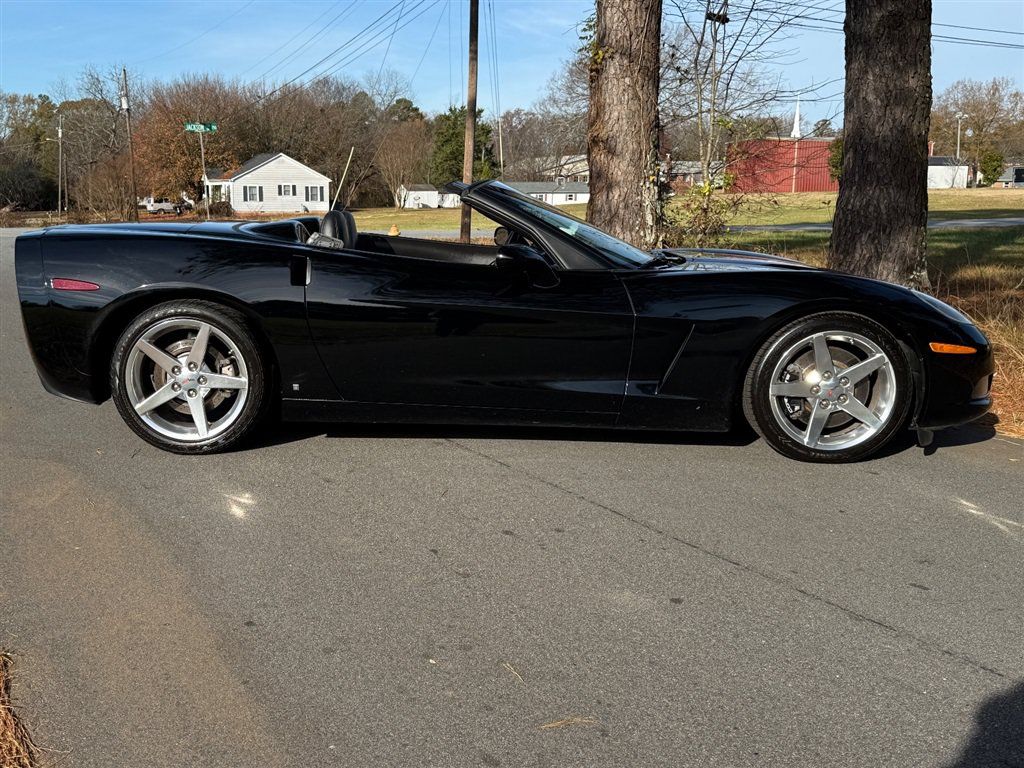 Used 2006 Chevrolet Corvette Convertible w/ Preferred Equipment Group RWD image 25