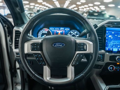 Certified 2022 Ford F250 Lariat w/ Black Appearance Package image 38