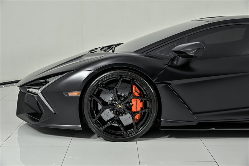 Used 2024 Lamborghini Revuelto AWD/4WD image 9