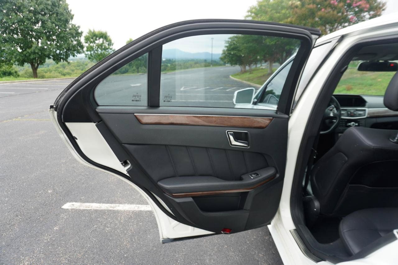 Used 2011 Mercedes-Benz E 350 4MATIC Sedan image 13