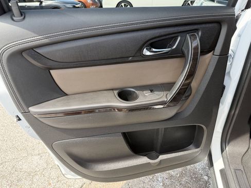 Used 2017 GMC Acadia Limited SLT FWD image 14