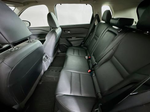 Used 2025 Nissan Rogue SV w/ SV Premium Package image 28