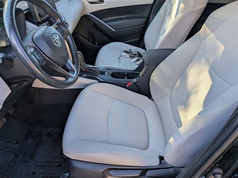 Used 2023 Toyota Corolla Cross LE image 22