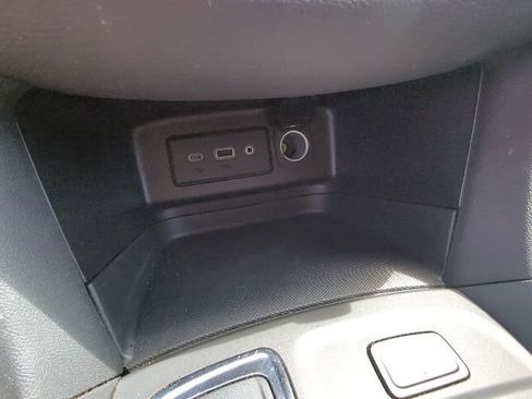 Used 2024 Chevrolet Equinox LT AWD/4WD image 32