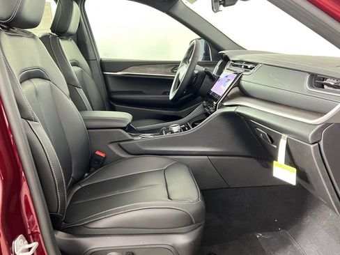 New 2025 Jeep Grand Cherokee Limited image 19