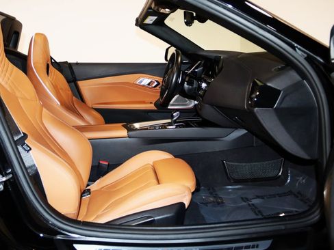 Used 2024 BMW Z4 M40i w/ Premium Package image 56