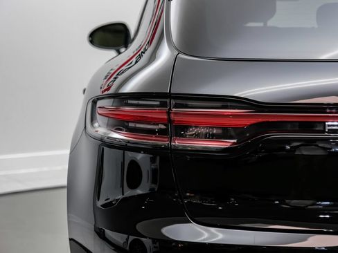 Used 2024 Porsche Macan AWD/4WD image 61