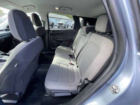 Used 2022 Ford Escape SE w/ SE Sport Appearance Package image 18