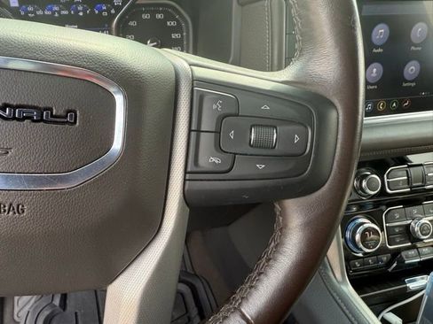 Used 2021 GMC Yukon XL Denali w/ Denali Premium Package image 14