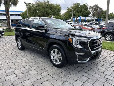 Used 2024 GMC Terrain SLE AWD/4WD image 16