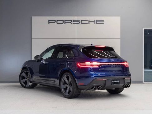 Certified 2025 Porsche Macan Turbo image 3
