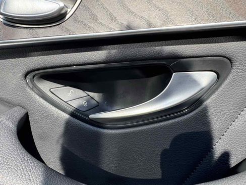 Used 2019 Mercedes-Benz GLC 300 4MATIC w/ AMG Line image 34