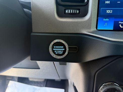 Used 2024 Ford Bronco Outer Banks AWD/4WD image 28