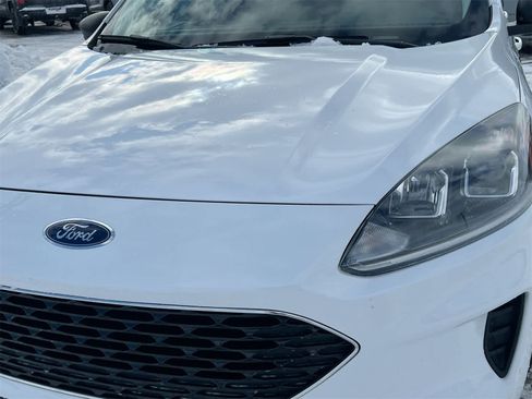 Used 2022 Ford Escape SE image 11