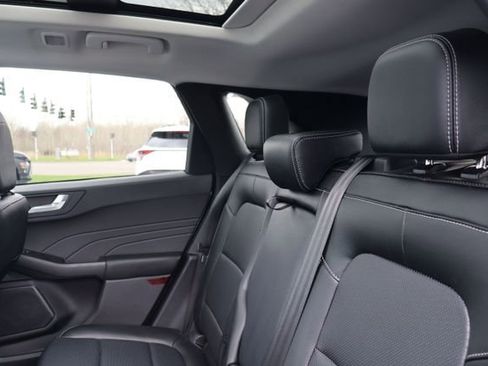 Used 2022 Ford Escape Titanium w/ Class II Trailer Tow Package image 17