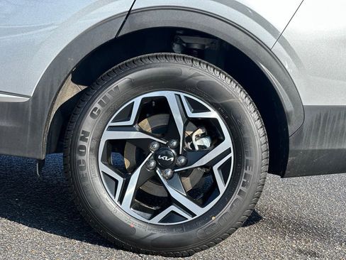 Used 2023 Kia Sportage LX image 26