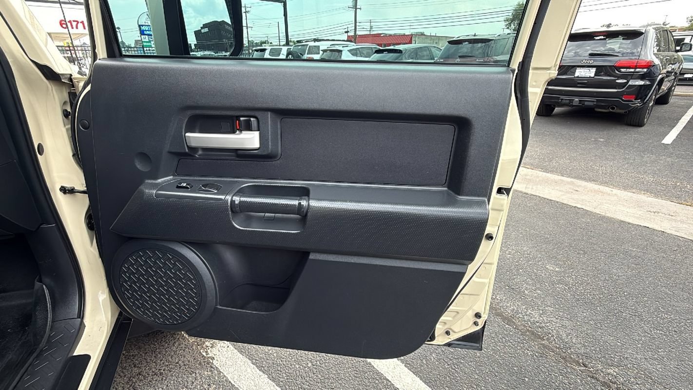 Used 2008 Toyota FJ Cruiser 4WD image 16