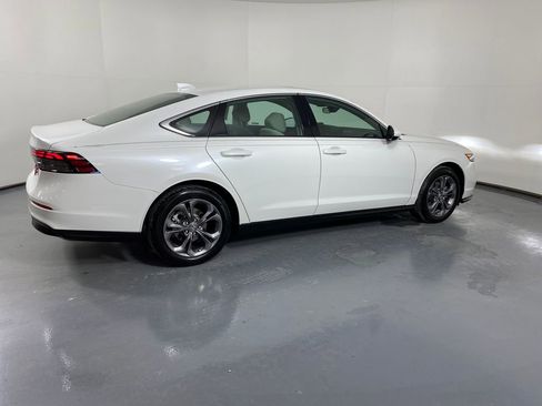 Used 2024 Honda Accord EX image 11